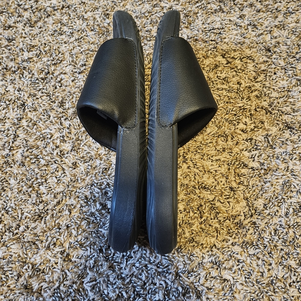 Sandals - Picture 5 of 7